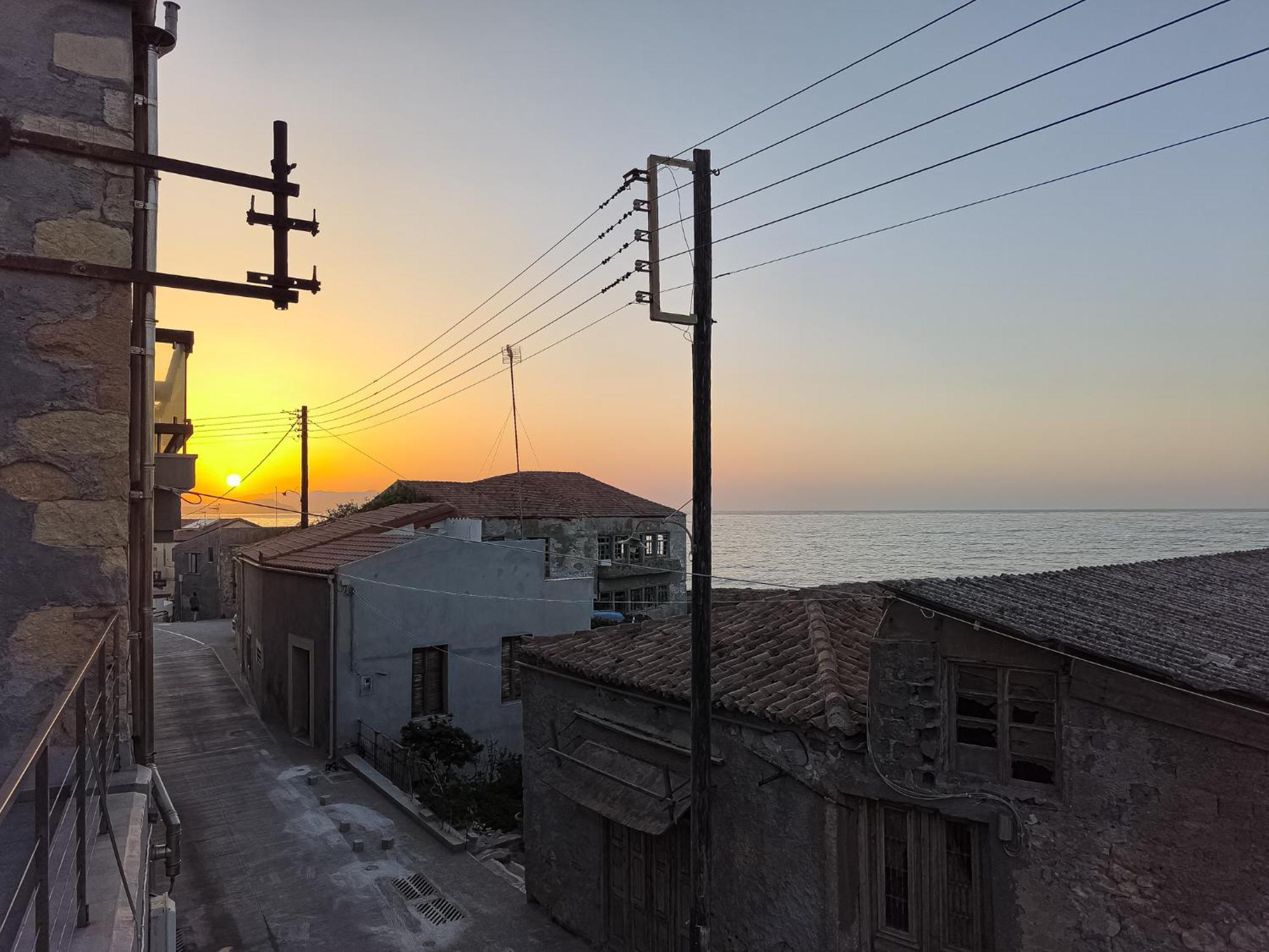 Charming Old Tannery House With Spacious Veranda And Stunning Sea View! Ханья Экстерьер фото