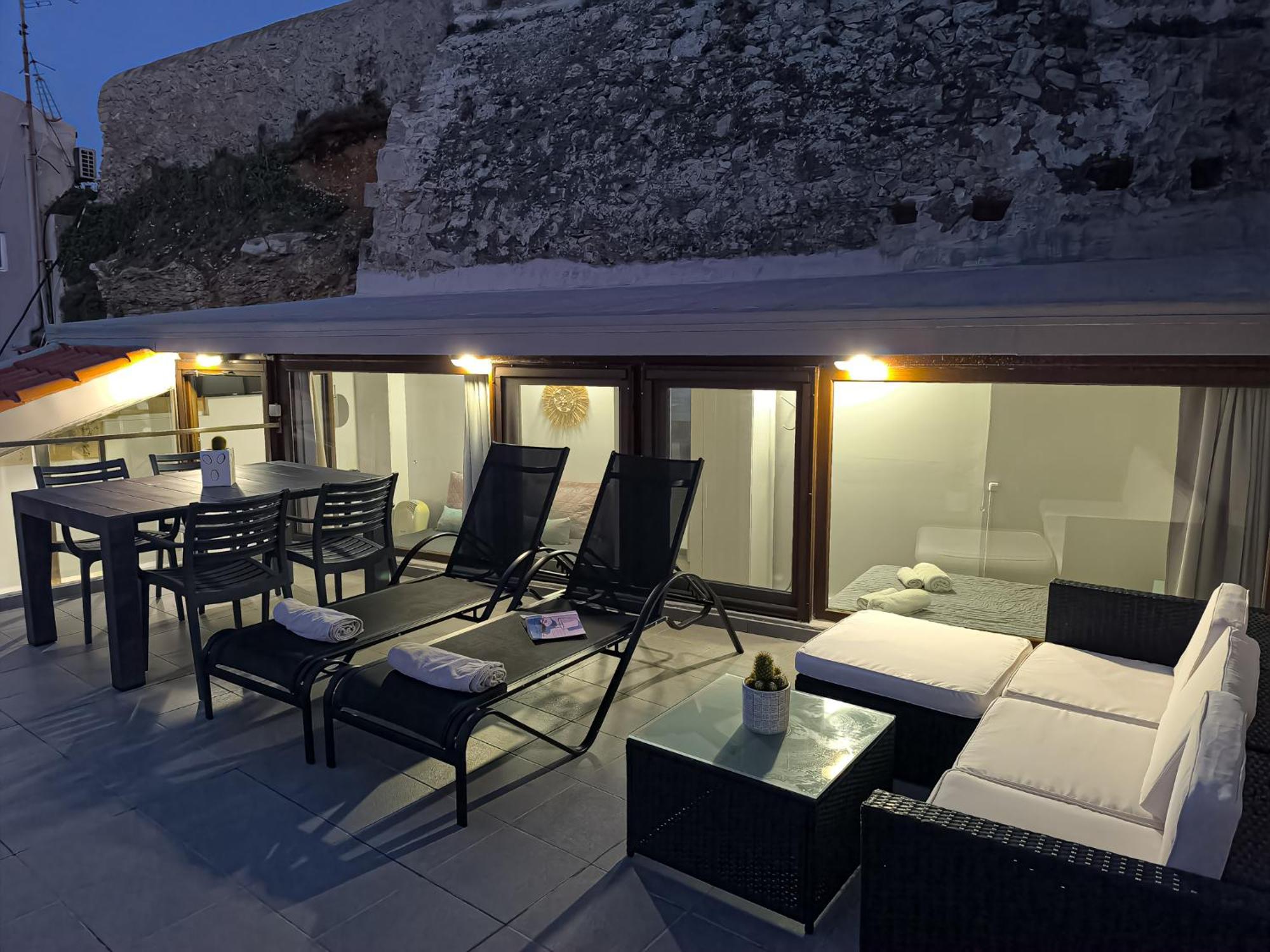 Charming Old Tannery House With Spacious Veranda And Stunning Sea View! Ханья Экстерьер фото